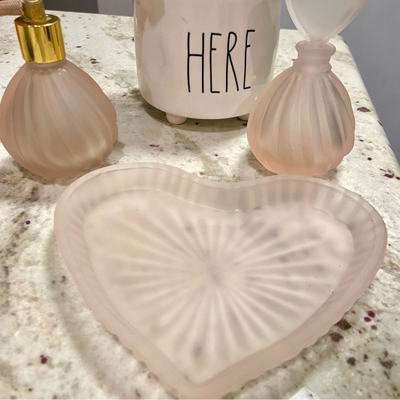 Art Deco Frosted Pink Glass Heart Shape Vanity Decor Tray w two bottle Set 4 - Picture 3 of 9